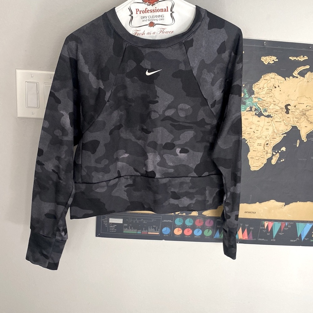 Nike cropped pullover